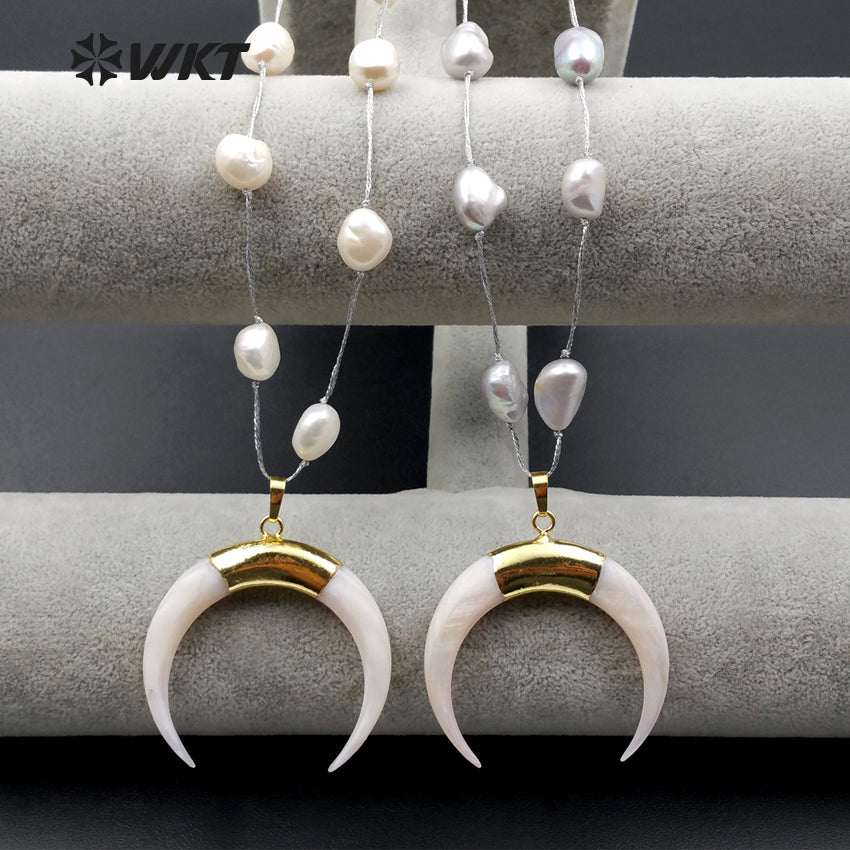 WT-N1056 WKT Wholesale New Fashion Real Pearl Necklace Shape of Crescent Exquisite Shell Necklace