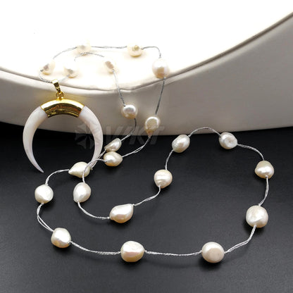 WT-N1056 WKT Wholesale New Fashion Real Pearl Necklace Shape of Crescent Exquisite Shell Necklace