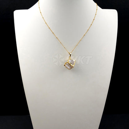 WT-N1031 Wholesale Natural Crystal Necklace With 24K Gold Electroplate in Square Shape Necklace Fashion Square Crystal Necklace