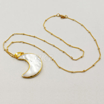 WT-N1024 Wholesale Freshwater Mother of Pearl Carved Crescent Moon Necklace MOP Necklace