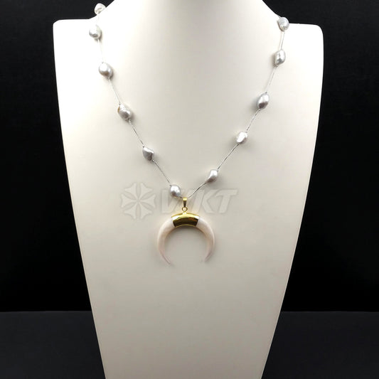 WT-N1056 WKT Wholesale New Fashion Real Pearl Necklace Shape of Crescent Exquisite Shell Necklace