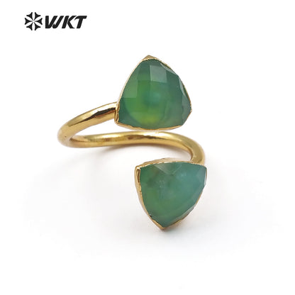 WT-R317 Wholesale Triangle Shape Faceted Green Stone With Gold Trim for Women Dainty Jewelry Natural Chrysoprase Stone Rings