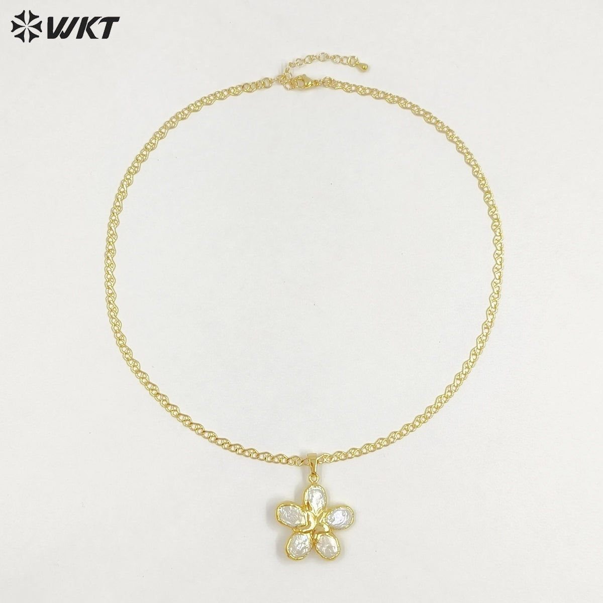 WT-JN339 Wonderful Gold Plated Natural Freshwater Pearl Flower Shape Pendant Necklace For Ladies Elegant Jewelry Wearing