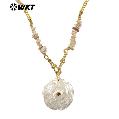 WT-JN380 Wonderful Crushed Stone Splicing Metal Chain With Natural Shell Zircon Flower Pendant Necklace For Fashion Matching