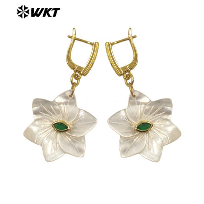 WT-MPE181 Elegant Style Colorful Zircon And Natural Shell Hand Carved Flower Shape Pendant Earrings As Lady Trendy Jewelry
