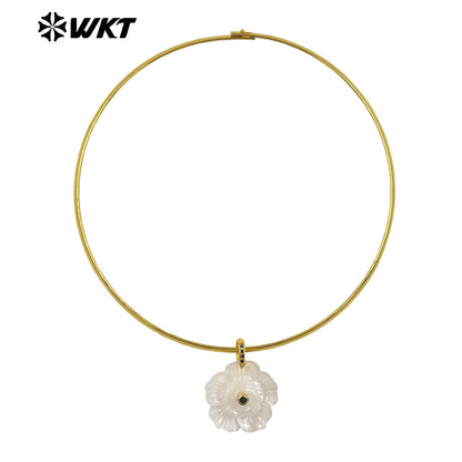 WT-JN382 Popular Design Gold Plated Natural Shell Zircon Flower Shape Pendant Chockers Necklace For Women Party Jewelry
