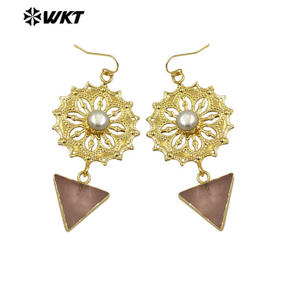 WT-MPE151 Wholesale Newest Design Ladies Fashion Gold Plated Natural Freshwater Pearl Earrings With Triangle Stone Charm