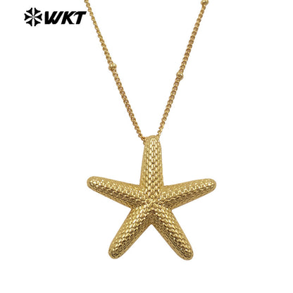 WT-N1518 Trendy Ocean Series Gold Electroplated Metal Yellow Brass Starfish Pendant Necklaces As Female Jewelry Wearing
