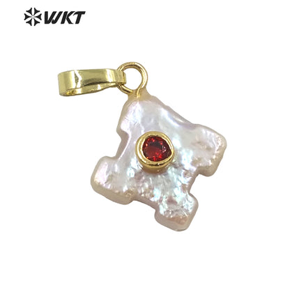 WT-JP247 Amazing Elegant Natural Irregular Freshwater Pearl Charm Pendant Women's Fashion Leaf Shape Pearl Pendants for Friends
