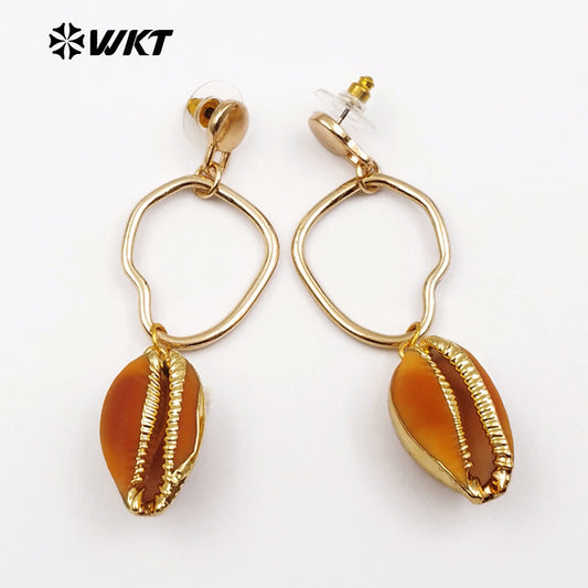 WT-E438 Wholesale New Arrived 24K Gold Metal Electroplated Fashion Vitality Natural Cowrie Shell Earrings