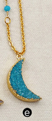 WT-N1079 WKT Wholesale New Fashion Design Colorful Unique Glass Beaded Chain Titanium Druzy Agate Crescent Horn Necklace
