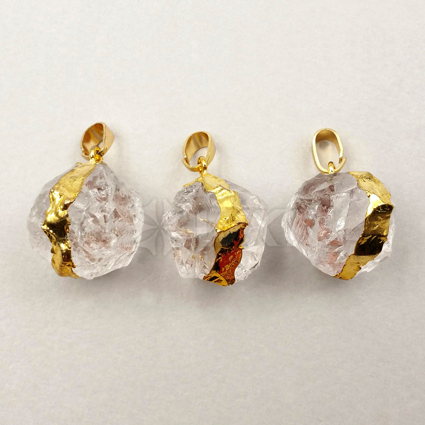 WT-P1233 WKT Wholesale Hammered Raw Crystal Quartz Round Stone Pendant with Gold Plated, Fashion Crystal Stone Pendant