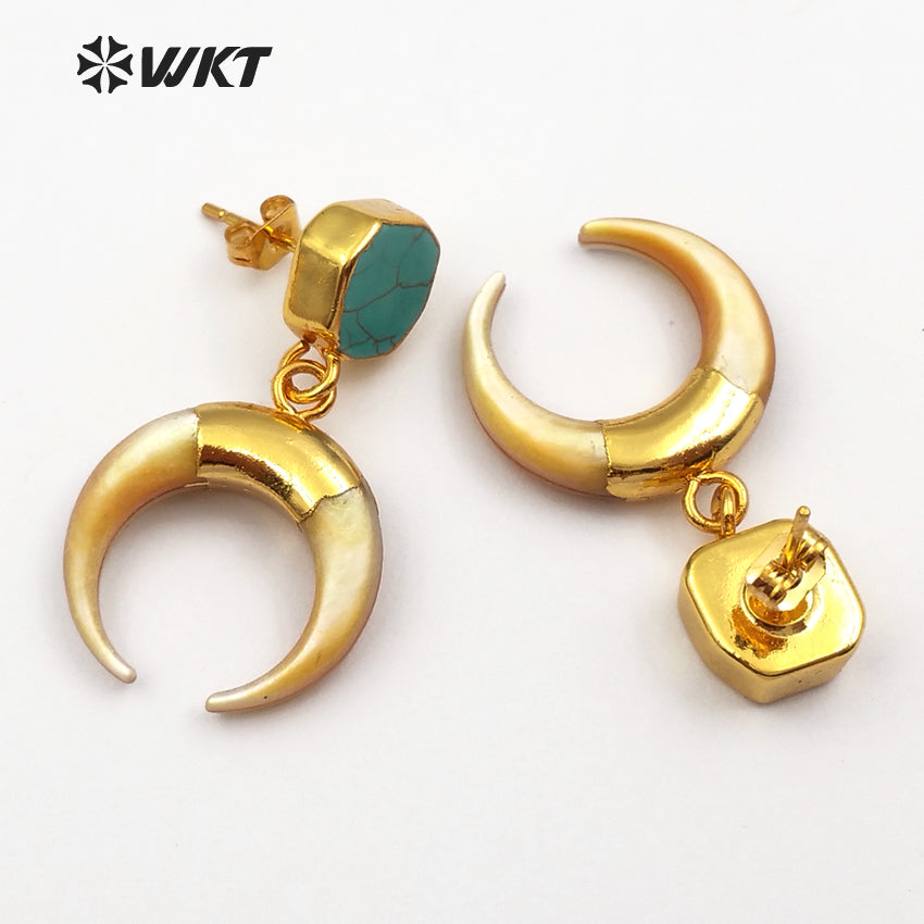 WT-E427 New Vintage Design Crescent Shape Natural Shell Drop Earring With Green Stone on Top Push Earring for Fashion Women
