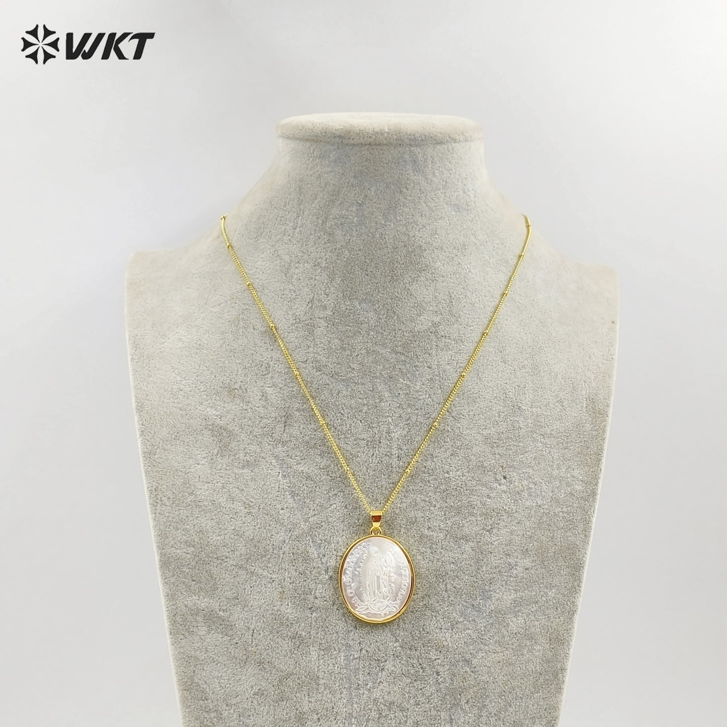 WT-JN022 Hot Sale Wholesale Religion Style Natural Shell Necklace Virgin Mary Pendant with Gold Color Plated Oval Shape Pendant