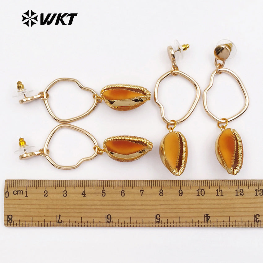 WT-E438 Wholesale New Arrived 24K Gold Metal Electroplated Fashion Vitality Natural Cowrie Shell Earrings