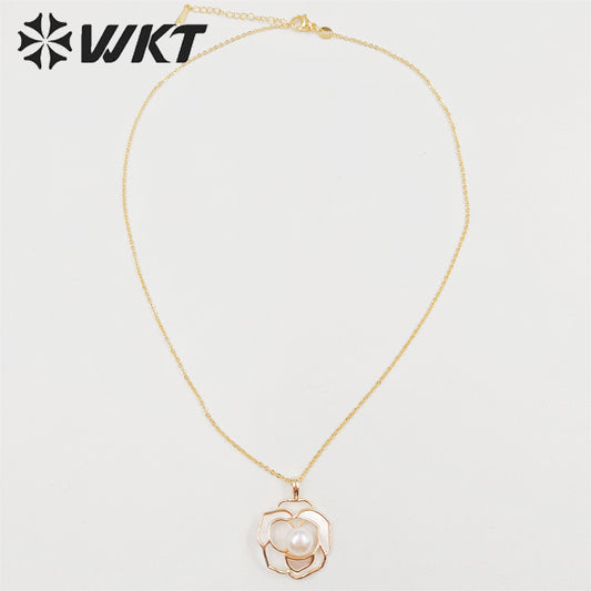 WT-JN215 WKT New Elegant Rose Flower MOP Made Pendant Necklace Natural Freshwater Pearl Flower Necklace for Girlfriend