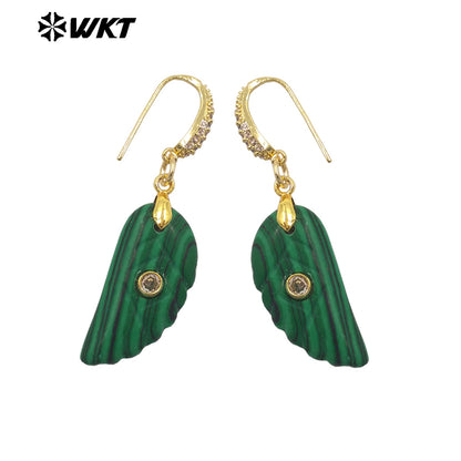 WT-E818 Wholesale Trendy Natural Gemstones Hand Carved Feather Shape Women Gold Earrings For Lady Dance Party Wearing Accessory