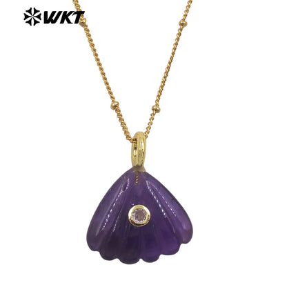 WT-N1513 Ocean Style Gold Chain And Natural Gemstones Hand Carved Shell Shape Pendant Necklace For Female Vacation Matching