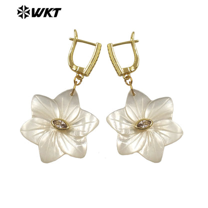 WT-MPE181 Elegant Style Colorful Zircon And Natural Shell Hand Carved Flower Shape Pendant Earrings As Lady Trendy Jewelry