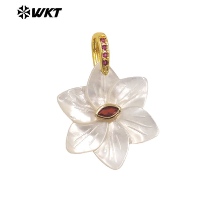 WT-JP479 Factory Wholesale Colorful Zircon And White Shell Carved Flower Shape Gold Pendant As Handmade Jewelry Findings