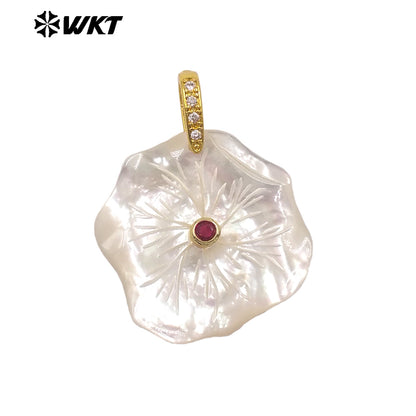 WT-JP524 Unique Fashionable Zircon And Irregular Mother Of Pearl Gold Charms Flower Pendants As Women Necklace Decoration