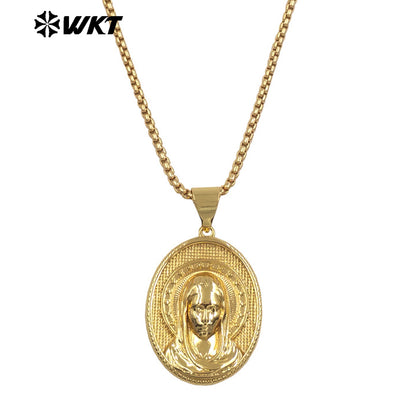WT-JFN33 Good Quality 18K Gold Plated Necklace Resist Tarnishable With Carved People Head Pattern Pendant Charming Jewelry