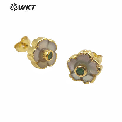 WT-MPE026 Amazing Tiny Cubic Zircon White Shell Flower Studs Charming Gold Plated Women Shell Studs Tiny Flower Studs