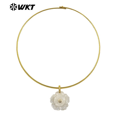 WT-JN382 Popular Design Gold Plated Natural Shell Zircon Flower Shape Pendant Chockers Necklace For Women Party Jewelry