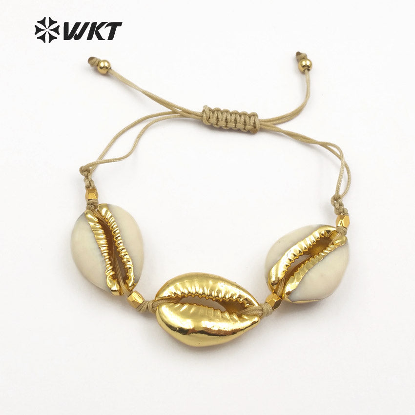 WT-B431 Gold Trim Cowrie Shells Bracelet With One Full Metallic Shell in Boho Style Women Usual Gold Shell Jewelry Bracelet