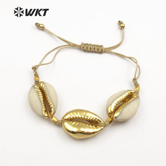 WT-B431 Gold Trim Cowrie Shells Bracelet With One Full Metallic Shell in Boho Style Women Usual Gold Shell Jewelry Bracelet