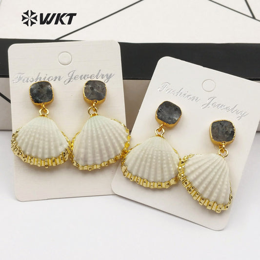 WT-E452 Natural Black Labradorite Studs With Gold Bezel Scallop Shell Pendant Wild Coast Sea Shell Jewelry Earring