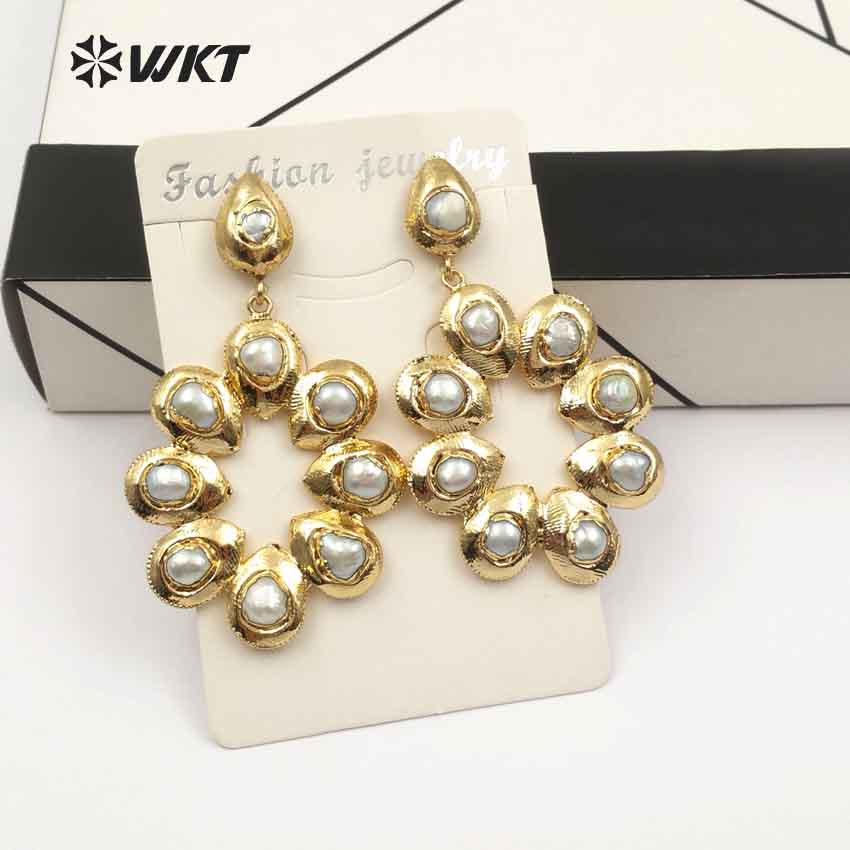 WT-E467 Wholesale Romantic Top Fashion for Lady Elegant Pearl Jewelry Flower Shape Natural Stone Pearl Drop Earrings