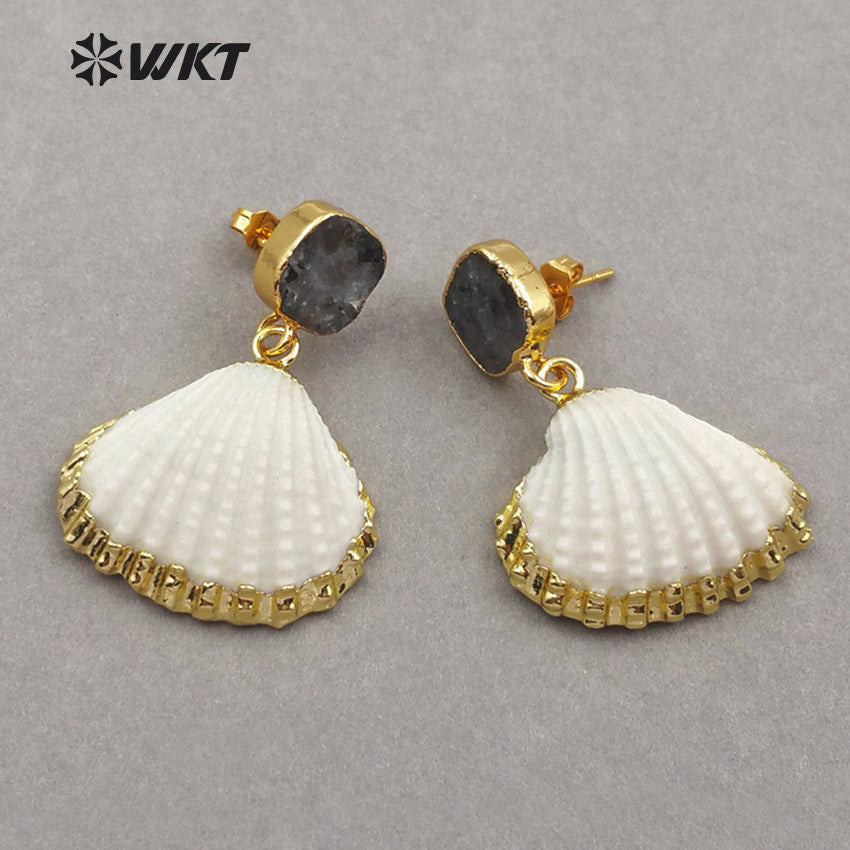 WT-E452 Natural Black Labradorite Studs With Gold Bezel Scallop Shell Pendant Wild Coast Sea Shell Jewelry Earring
