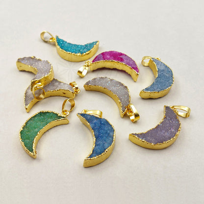 WT-P1237 WKT New Fashion Jewelry for Women Jewelry Decoration Crescent Shape Druzy Quartz Pendant
