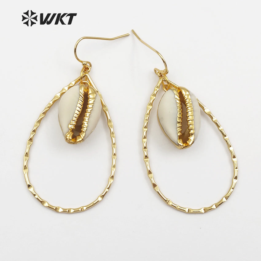 WT-E446 Wholesale Beautiful Special Design Custom Natural Cowrie with Full Gold Fashion Jewelry Making for Woman Shell Earring