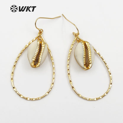 WT-E446 Wholesale Beautiful Special Design Custom Natural Cowrie with Full Gold Fashion Jewelry Making for Woman Shell Earring