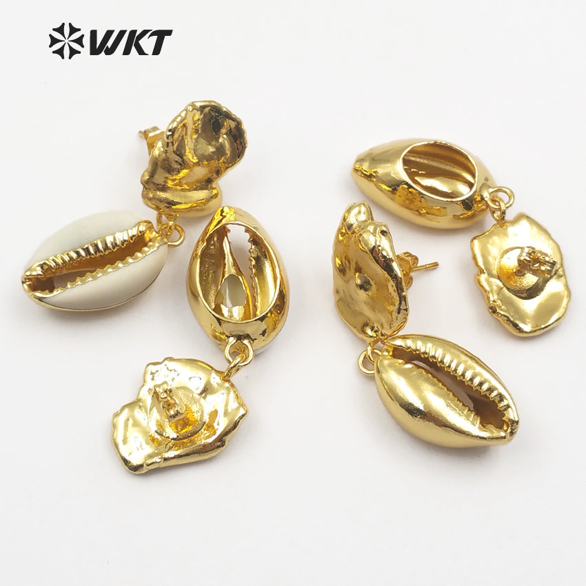 WT-E442 Chic Design Women Vogue Jewelry Irregular Shape Gold Dipped Tiny Cowrie and Pearl Earring Raw Sea Shell Earring