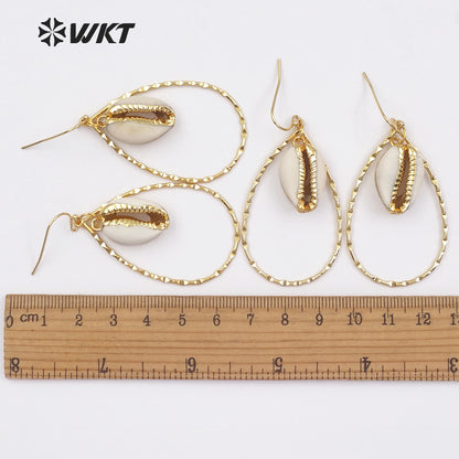 WT-E446 Wholesale Beautiful Special Design Custom Natural Cowrie with Full Gold Fashion Jewelry Making for Woman Shell Earring