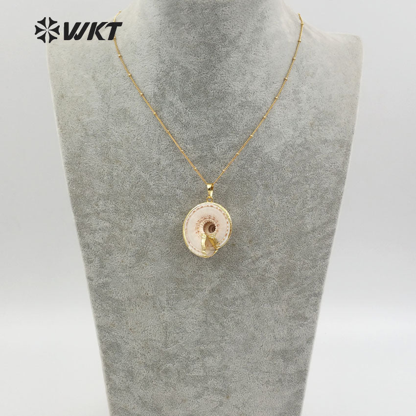 WT-JN001 In Stock New Sea Trumpet Shell Necklace with Gold Plated on Edge