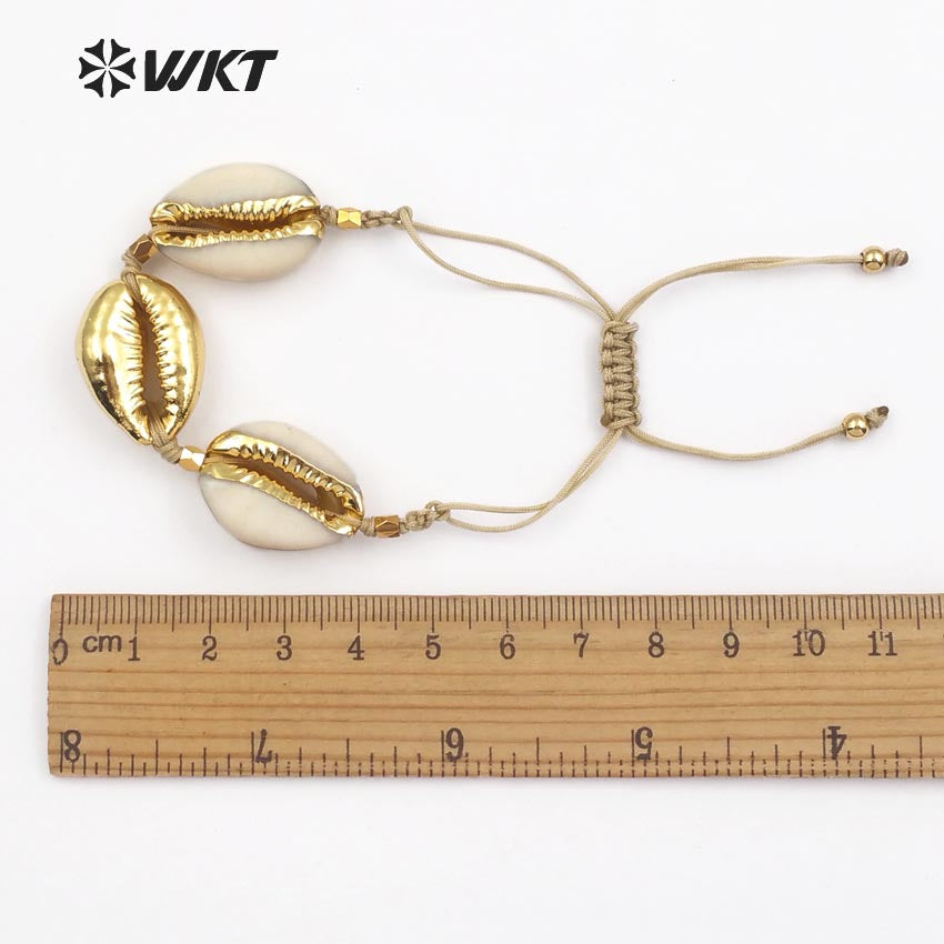 WT-B431 Gold Trim Cowrie Shells Bracelet With One Full Metallic Shell in Boho Style Women Usual Gold Shell Jewelry Bracelet