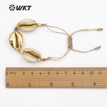 WT-B431 Gold Trim Cowrie Shells Bracelet With One Full Metallic Shell in Boho Style Women Usual Gold Shell Jewelry Bracelet