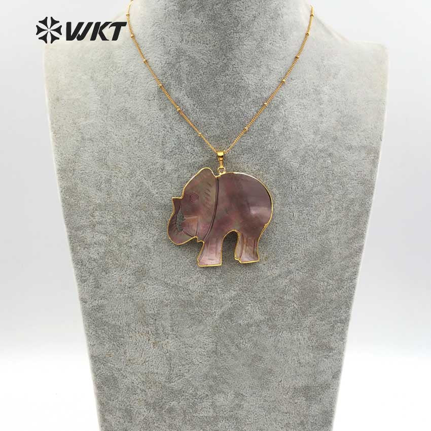 WT-JN029 Trendy Design Lucky Elephant Shape Pendant Necklace Natural Black Shell and White Shell Pendant Necklace