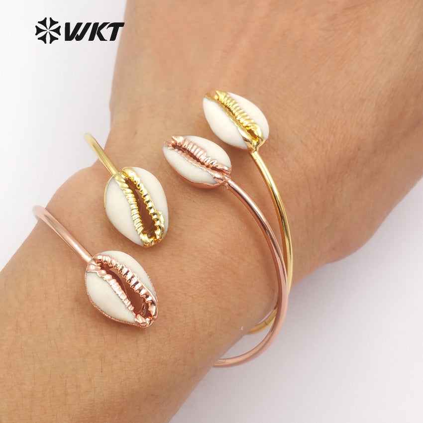 WT-B406 Wholesale Fashion Design Tiny Cowrie 24k Gold Electroplated Adjustable Raw Cowrie Bracelet Bangle Shell Bangles