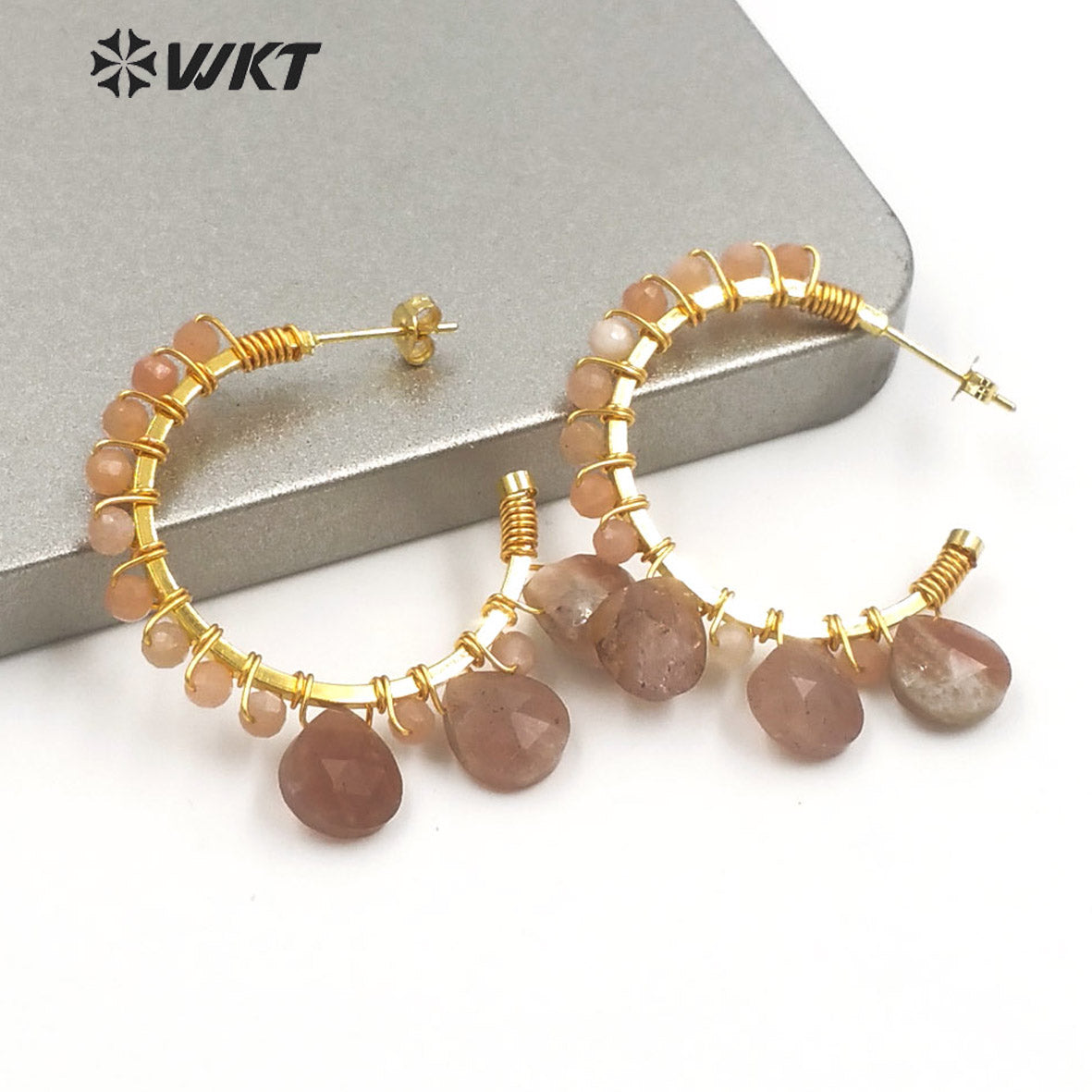WT-E694 Wholesale Fashion Gold Plated C Shape Wire Wrapped Stone Earrings Attractive Teardrop Stone Crescent Moon Earrings
