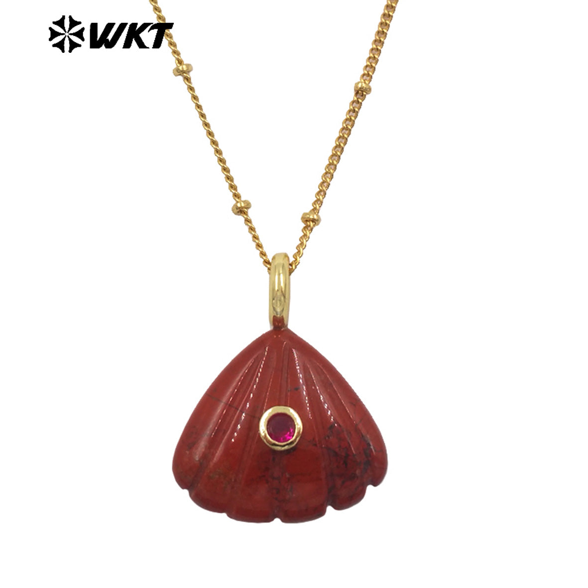 WT-N1513 Ocean Style Gold Chain And Natural Gemstones Hand Carved Shell Shape Pendant Necklace For Female Vacation Matching