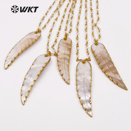 WT-JN034 Wholesale Custom Natural Feather Shape Adorable With Gold Electroplated for Women Necklaces Shell Necklace Pendant