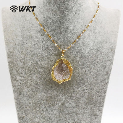 WT-N1133 Wholesale Custom Natural Crystal Embellishment Necklace With Gold Trim Random Shape Necklace