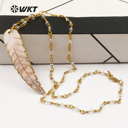 WT-JN034 Wholesale Custom Natural Feather Shape Adorable With Gold Electroplated for Women Necklaces Shell Necklace Pendant