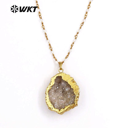 WT-N1133 Wholesale Custom Natural Crystal Embellishment Necklace With Gold Trim Random Shape Necklace