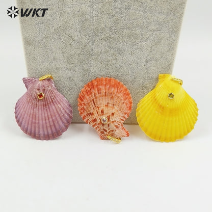 WT-JP504 Newest Items Wholesale Zircon And Natural Colors Scallop Shell Pendants For Friends Party Present Jewelry Making